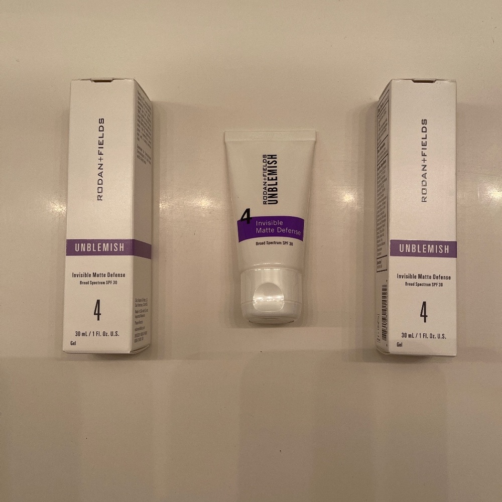 Invisible matte defense with SPF 30